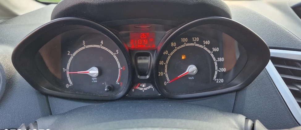 Ford Fiesta cena 19900 przebieg: 211000, rok produkcji 2012 z Świecie małe 191